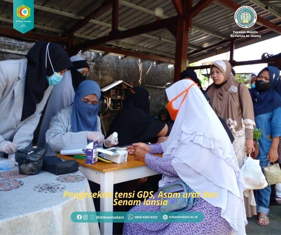 Baksos STIKes Madani ?Mengobati flu saat cuaca tidak menentu.?